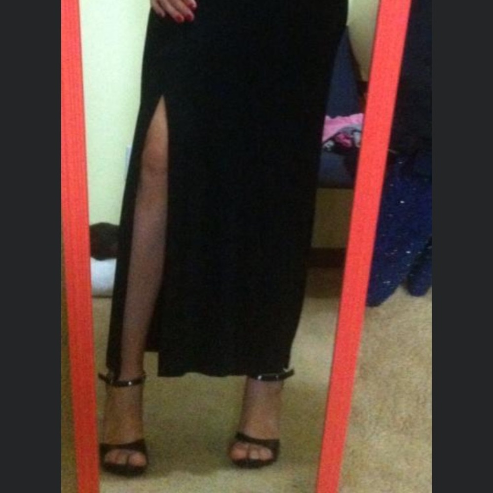 Black dress - Picture 2 of 2
